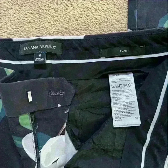 Banana Republic Black White Floral Ryan Fit Straight Dress Pants Size 6 - Picture 5 of 5